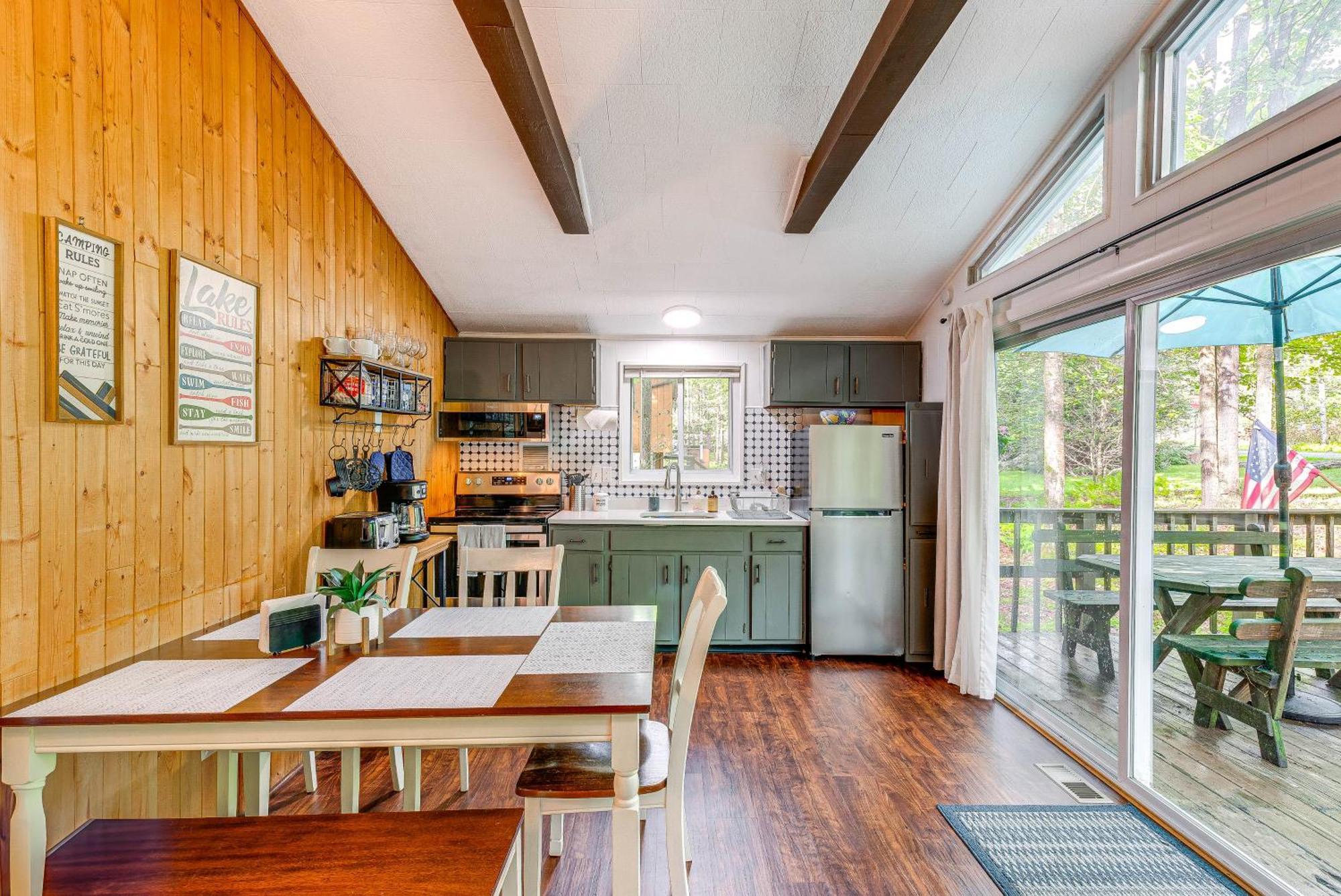 Pet-friendly Pocono Abode With Deck And Fire Pit! *